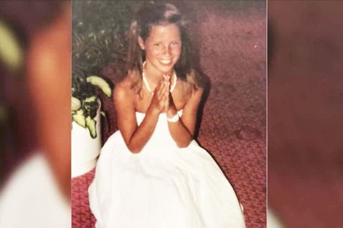 Neun Jahre alt: Moderatorin postet altes Kinderfoto: Um welchen Promi handelt es sich?
