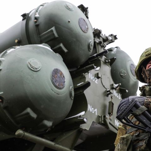 Die S-400 gilt als das beste Luftverteidigungssystem der Welt - zudem ist die S-400 wesentlich billiger als vergleichbare Waffen der USA.