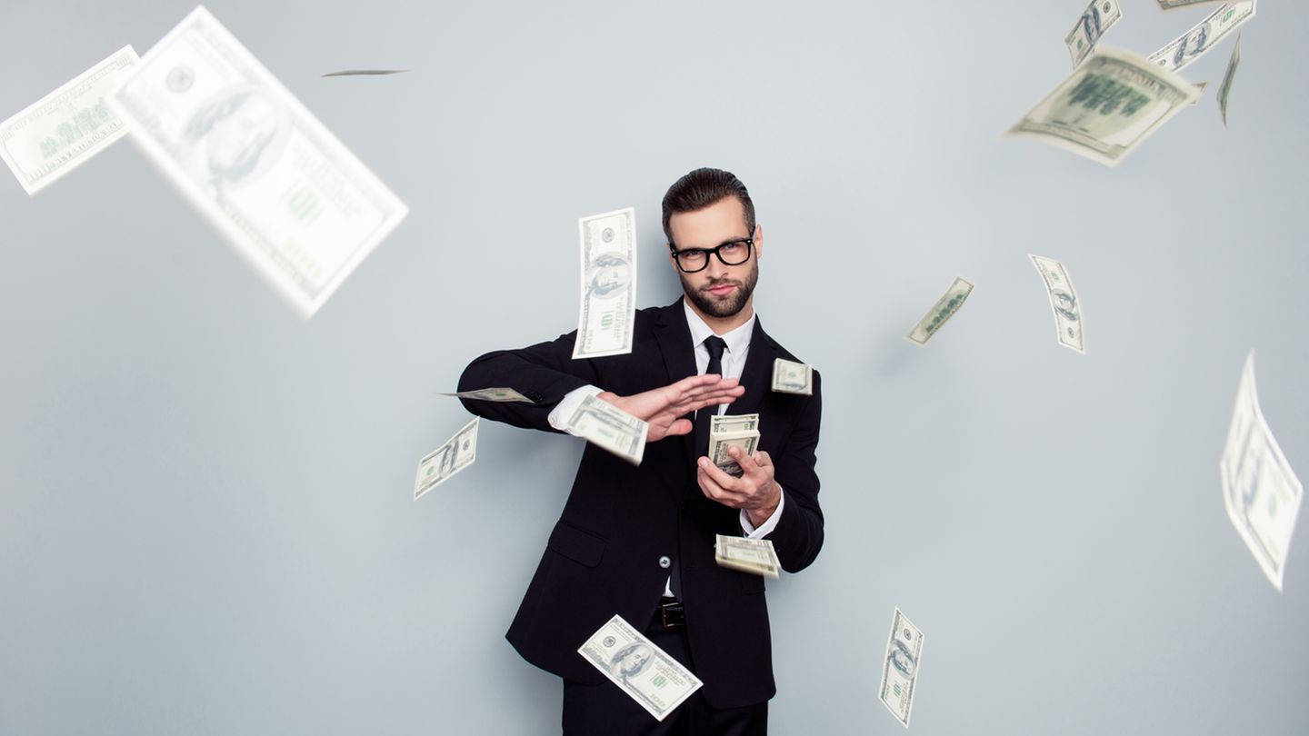 Starting salary with bachelor’s and master’s: the top and flop jobs