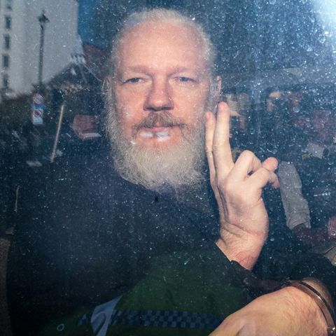 Julian Assange nach seiner Verhaftung in London