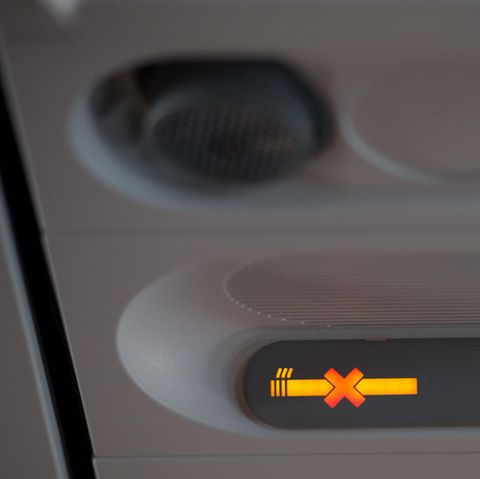 Eines der bekannten "Rauchen verboten"-Schilder in einem Airbus A320