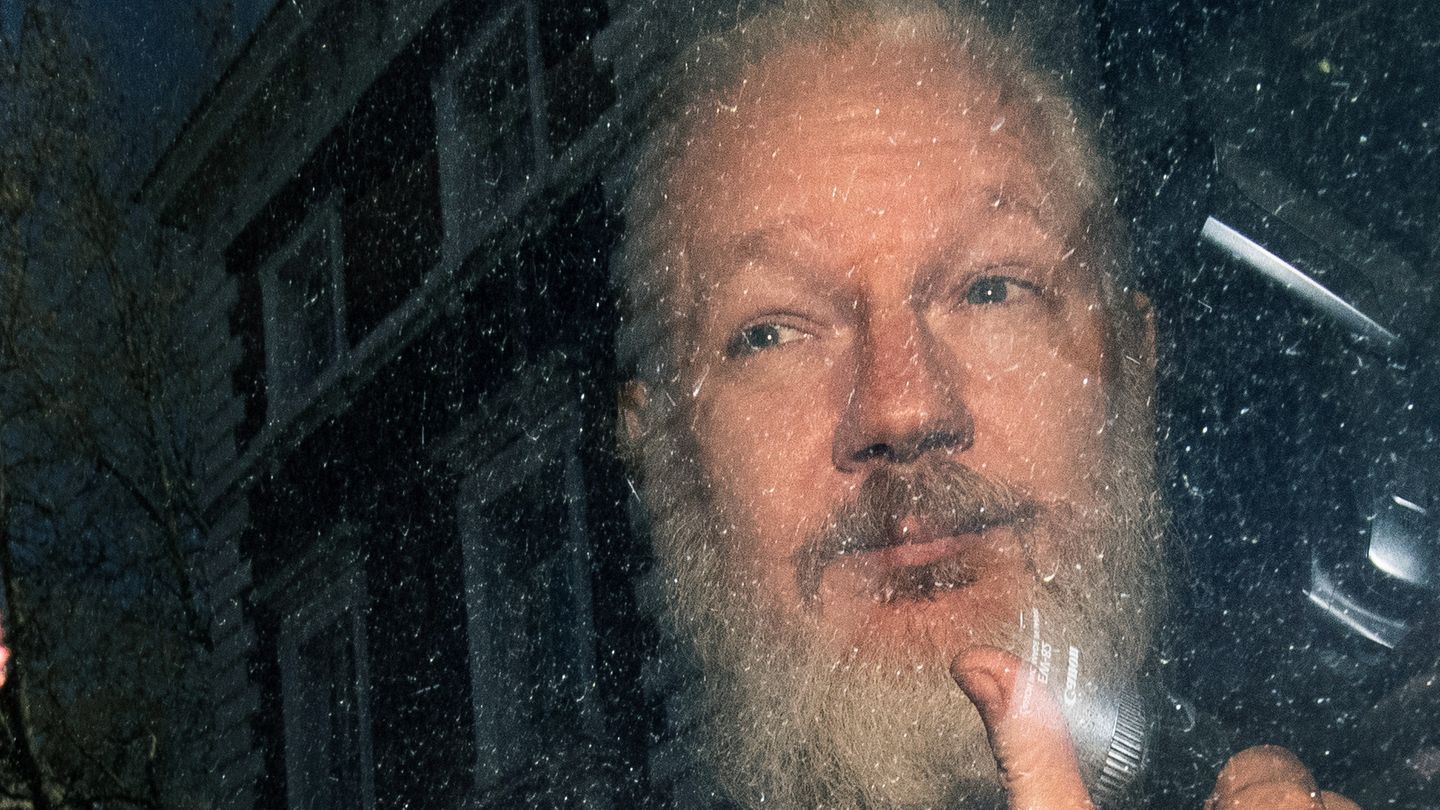 Julian Assange bei seiner Verhaftung