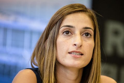 Die deutsche Journalistin Mesale Tolu gibt nach ihrer Ankunft aus Istanbul ein Pressestatement