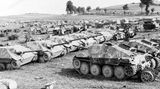 Jagdpanzer 38t eines aufgelösten deutschen Verbandes in Frankreich.