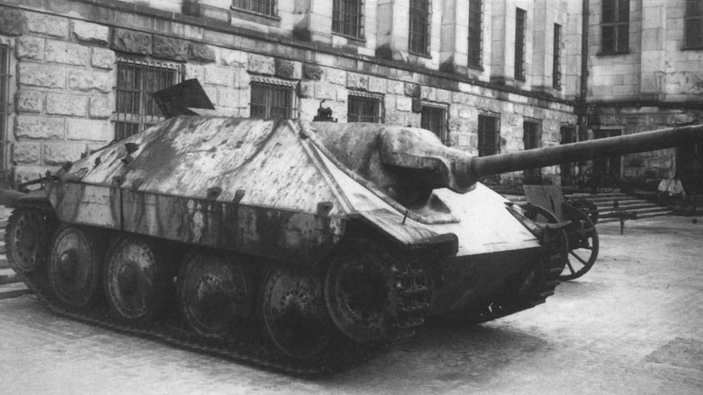 Das große Geschütz verlängerte den kleinen Panzer enorm nach vorn.