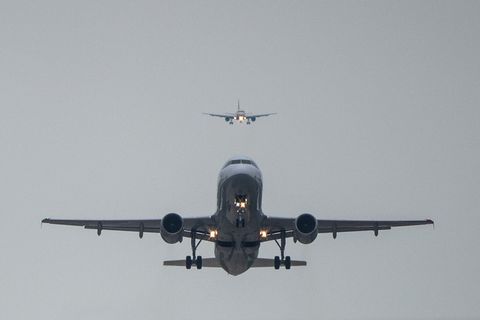 Das schlechtes Gewissen fliegt beim immer Schweden mit und nennt sich "Flygskam"