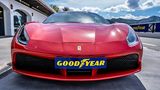 Mit dem Ferrari 488 und dem Goodyear Eagle F1 auf dem Ascari Race Track
