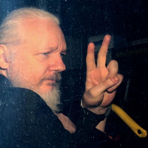 Julian Assange nach seiner Verhaftung in London