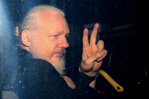 Julian Assange nach seiner Verhaftung in London