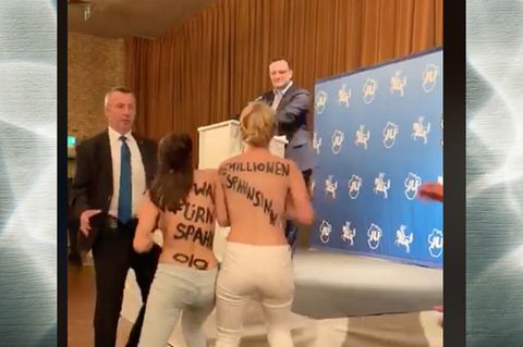 Jens Spahn Nackt Protest