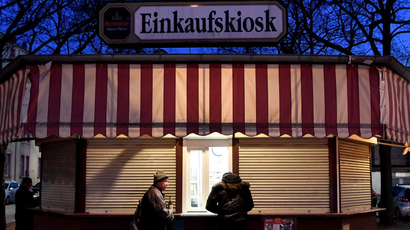 Eine Kioskverkäuferin hat einen Räuber in die Flucht geschlagen (Symbolbild)