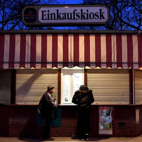 Eine Kioskverkäuferin hat einen Räuber in die Flucht geschlagen (Symbolbild)