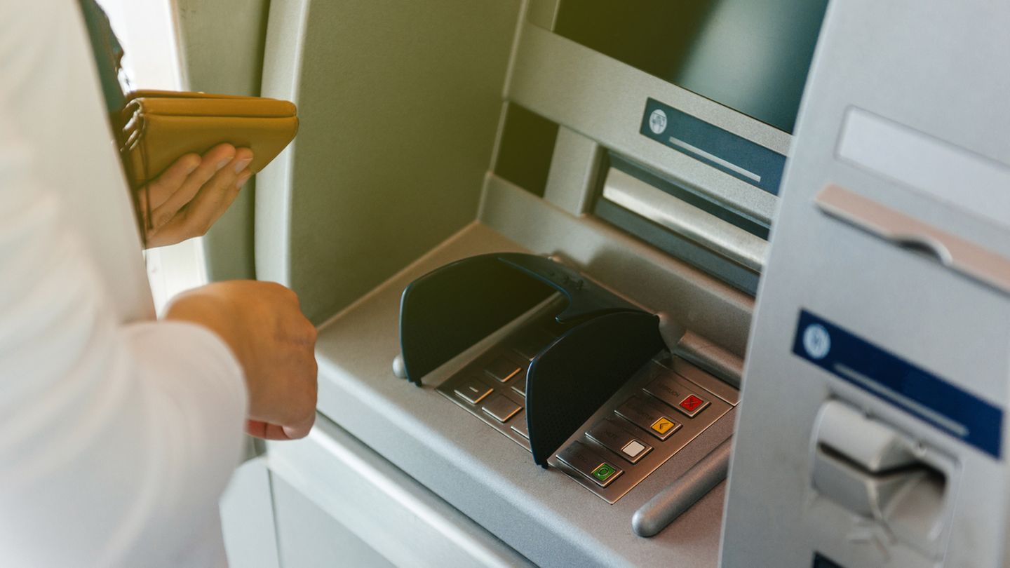 Abrufkredite sind meist günstiger als die Dispozinsen auf dem Girokonto