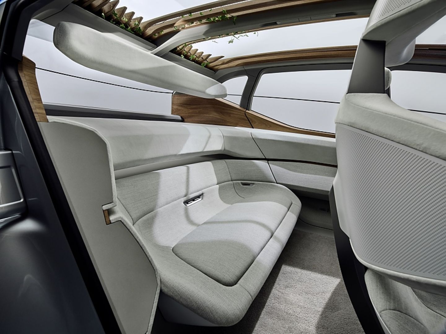 Audi AI:ME Concept 2019 - hinten mit Bank
