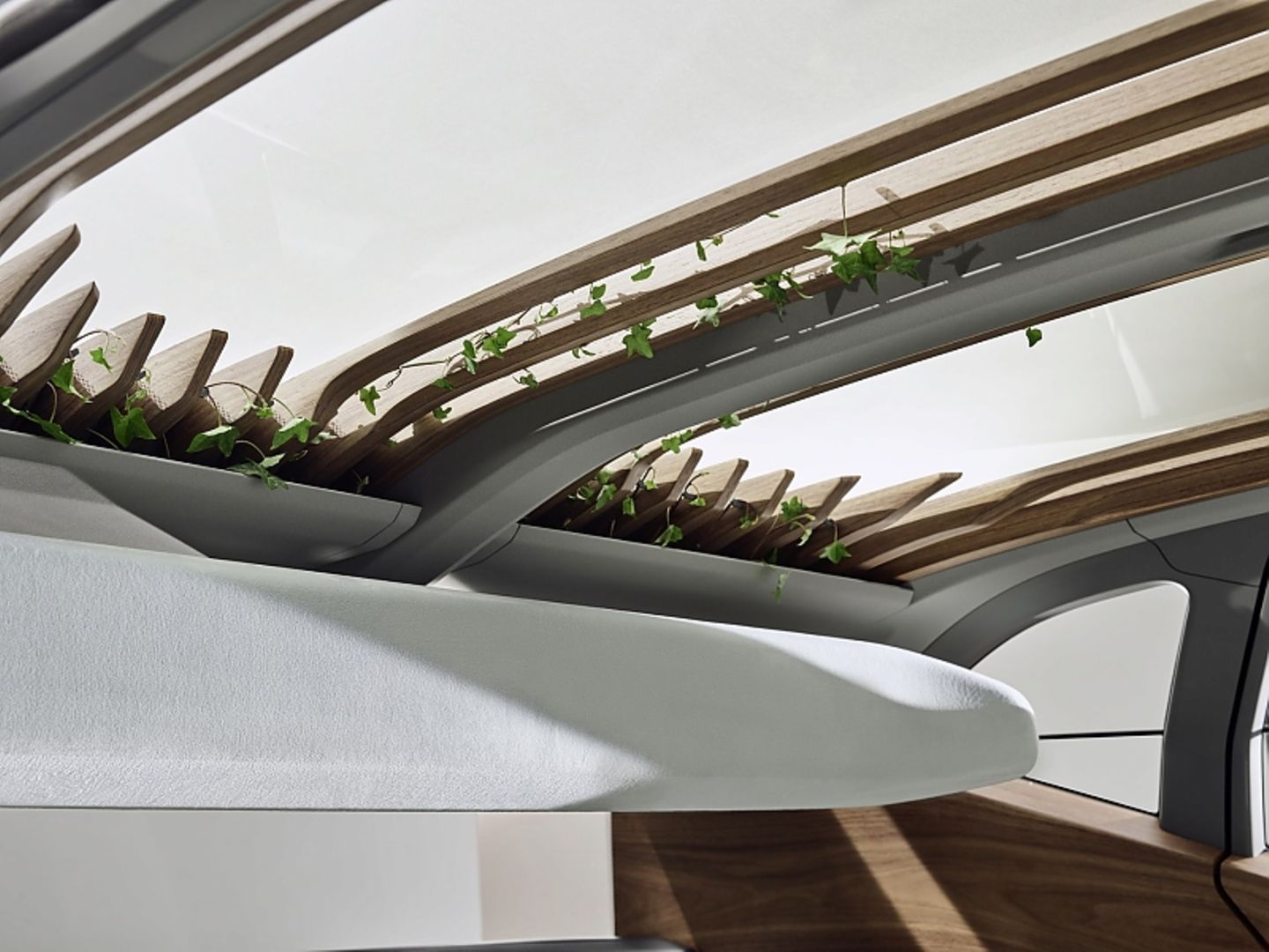 Audi AI:ME Concept 2019 - wilder Pflanzenwuchs im Innern