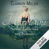 Clannon Miller  "Harvestine"  In diesem Roman mischt sich eine epische Familiensaga mit ein bisschen Romantik, einem Hauch von Krimi und ordentlich Erotik. Die mag zwar der Fokus der Geschichte sein, aber wenn sie dann doch mal ihren sinnlichen Kopf hebt, ist sie alles andere als jugendfrei. Manche würden es explizit nennen. Wer also auf der Suche nach ein bisschen Spannung für die Zeit allein ist, ist bei "Harvestine" genau an der richtigen Adresse, denn Leon und Emma lieben einander zwar wirklich, doch ehe Emma herausfindet, was vor sieben Jahren wirklich passiert ist, wird sie sich Leon niemals vollends hingeben können.  "Harvestine" hier bei audible.