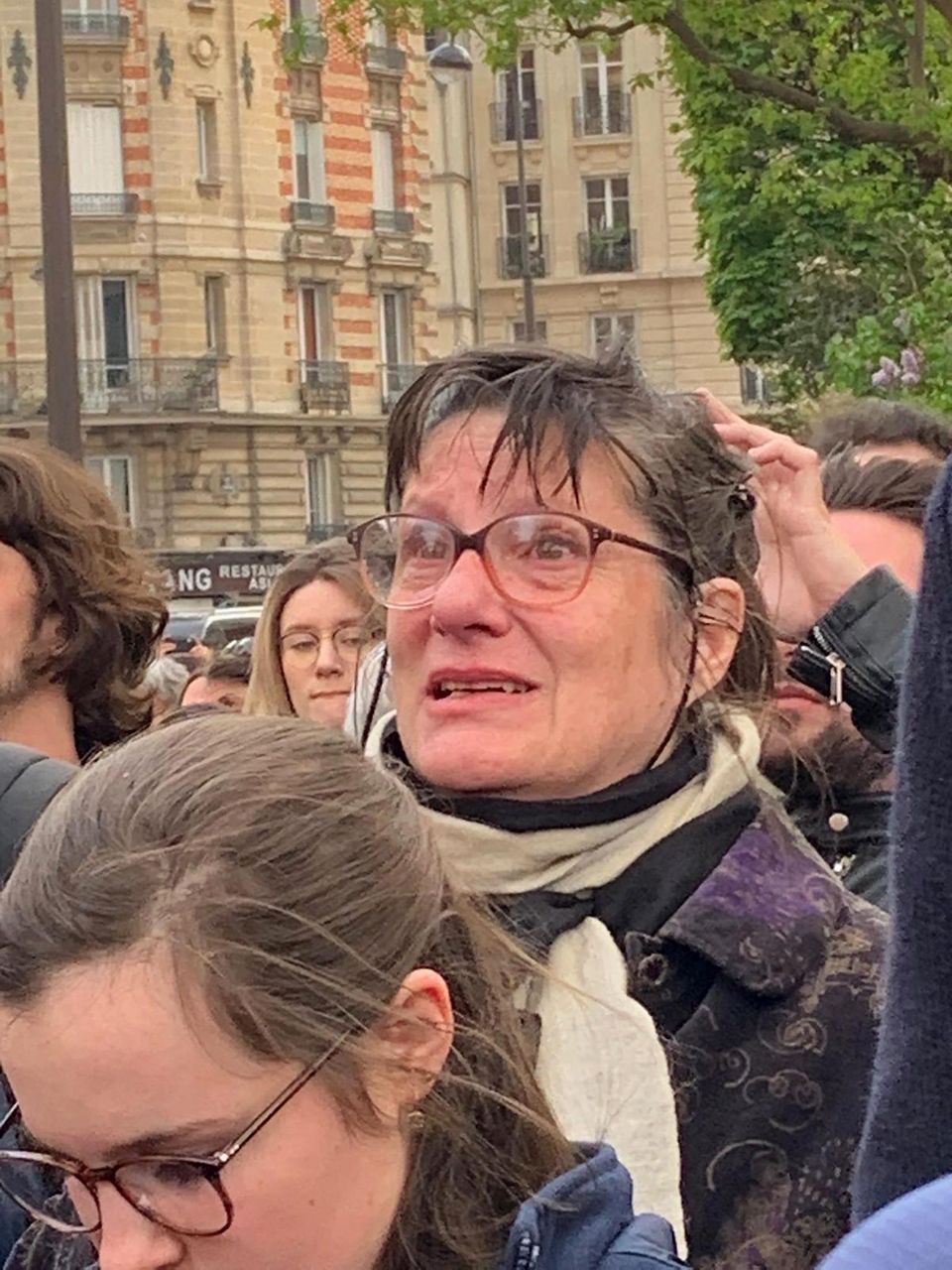 Brand in Notre-Dame: Feuer erst nach zweitem Alarm entdeckt +++ Schon 600 Millionen Euro Spenden für Wiederaufbau Brand in Notre-Dame: Feuer erst nach zweitem Alarm entdeckt +++ Schon 600 Millionen Euro Spenden für Wiederaufbau