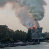 Die weltberühmte Kathedrale hat die Wirren und Zerstörungen der Französischen Revolution überstanden, und auch die beiden Weltkriege des 20. Jahrhunderts. Ihre Glocken läuteten am 25. August 1944 die Befreiung von den Nazis ein.