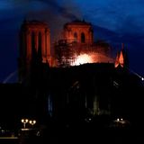 Das "Herz von Paris" steht in Flammen - Notre-Dame brennt. Als einer der Ersten reagiert am Montagabend Präsident Emmanuel Macron, der auf Twitter schreibt, er teile die "Gefühle einer ganzen Nation".