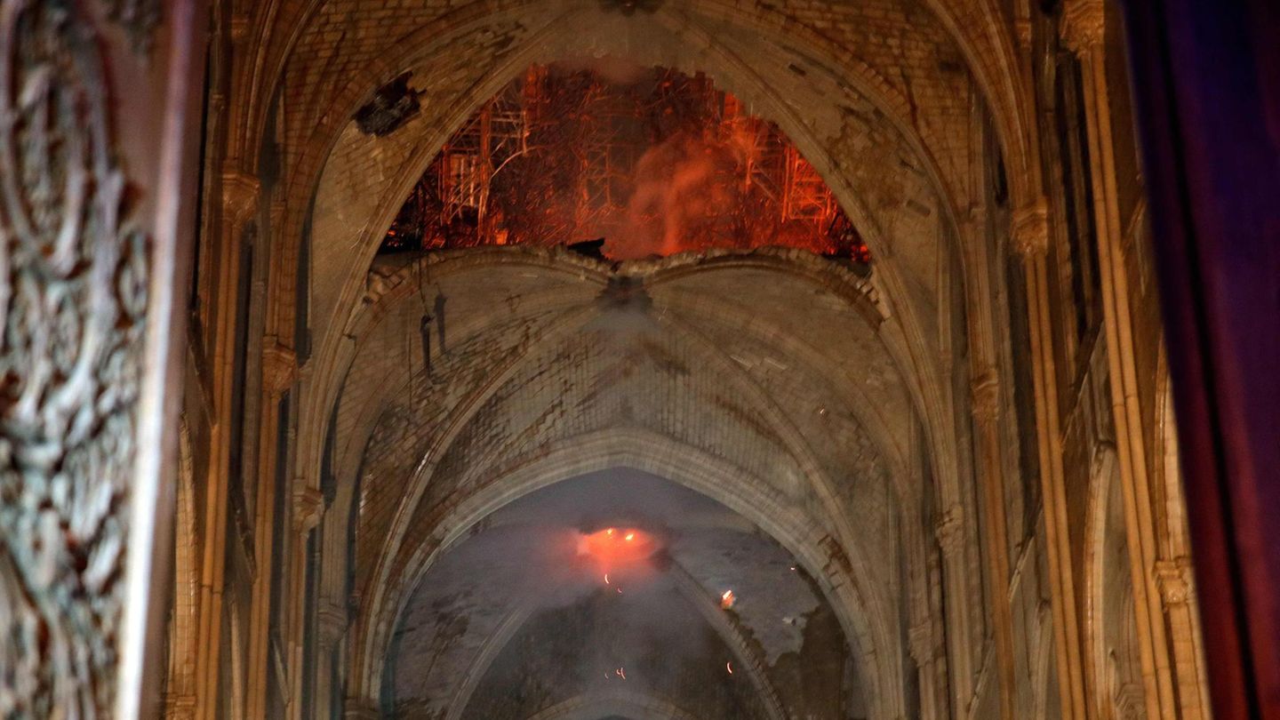 Notre-Dame - So Sieht Es Nach Dem Brand Im Inneren Der Kathedrale Aus ...