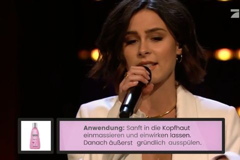 Lena Meyer-Landrut singt bei "Late Night Berlin" übers richtige Haare waschen