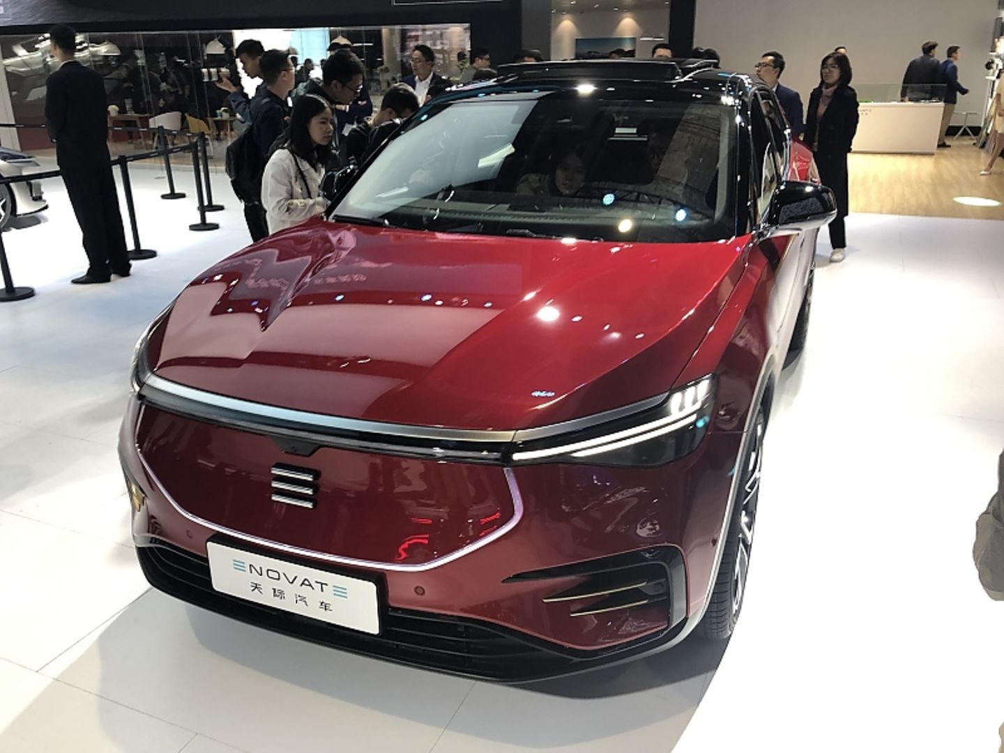 Novate SUV - schick und mit großen Displays