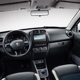 Das Zentrum des Interieurs bildet ein acht Zoll Bildschirm