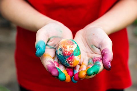 Zu Ostern bemalen wir Ostereier