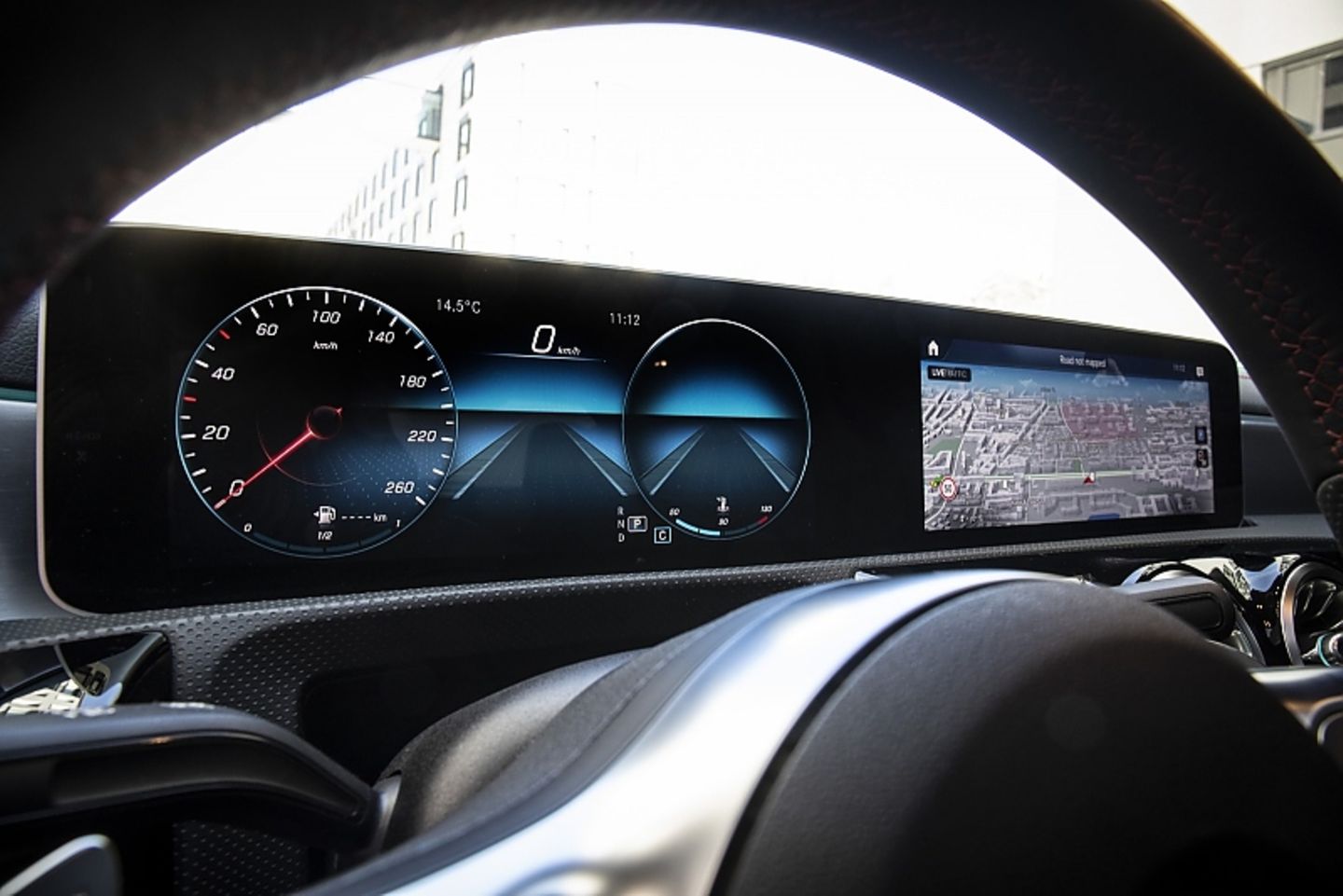 Mercedes CLA 250 4matic - die beiden großen 10,25-Zoll-Bildschirme kosten Aufpreis