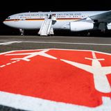 Wegen eines Druckluftproblems am Airbus A340 "Theodor Heuss" strandet Bundespräsident Frank-Walter Steinmeier in Äthiopien. Um drei Stunden verschiebt sich der Start in Addis Abeba.