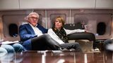 Bundespräsident Frank-Walter Steinmeier und seine Frau Elke Büdenbender harren wegen eines Triebwerksdefekts der "Konrad Adenauer" stundenlang in Südafrika aus. Ein Triebwerk des Airbus A340 kann nur mit Hilfe eines externen Geräts gestartet werden.