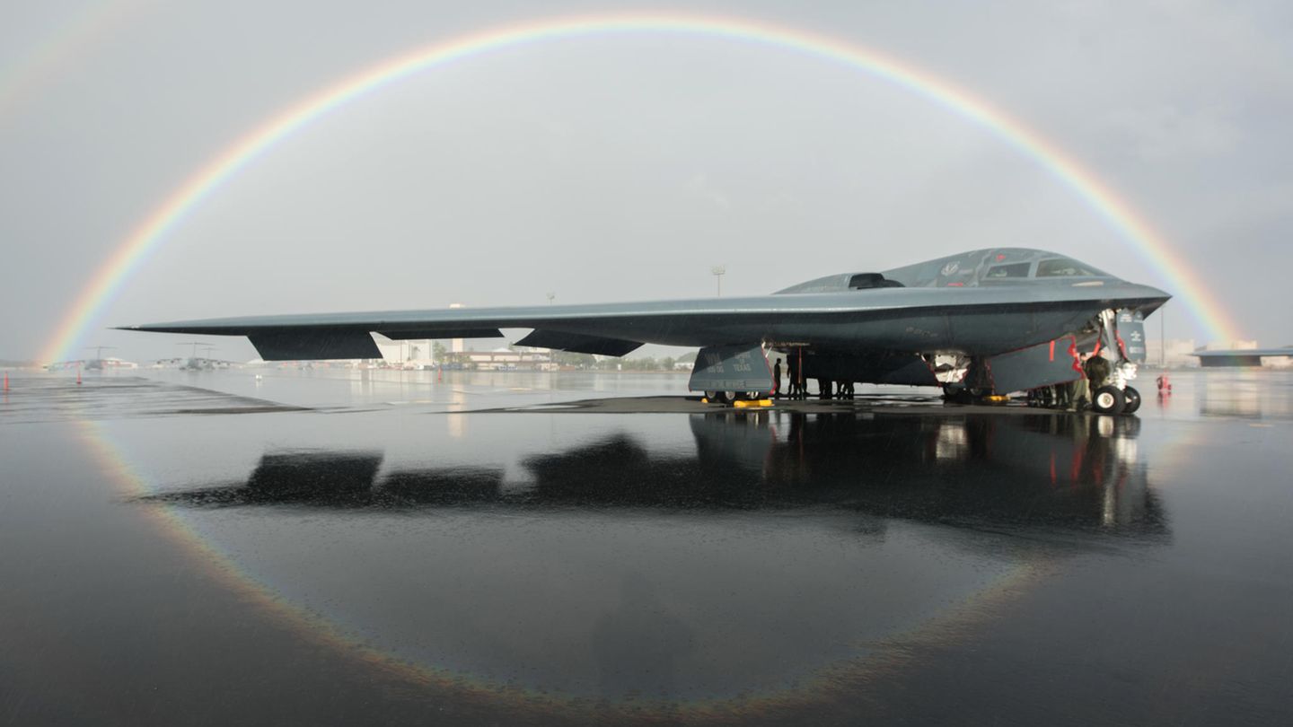 Wie die B-2 Spirit (Spirit) wird die B-21 Raider als Nurflügler konzipiert.