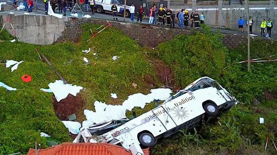 29 von 57 Fahrgästen sterben bei dem Unfall auf Madeira