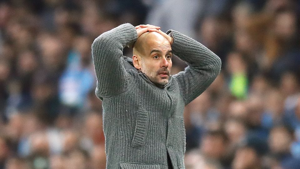 Pep Guardiola blickt fassungslos, nachdem er wieder mit Manchester City in der Champions League gescheitert ist