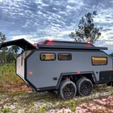 Die hintere Kappe und das Sonnendach vergrößern die "Wohnfläche".