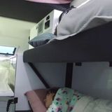 Bis zu sechs Personen können in dem Hänger schlafen.