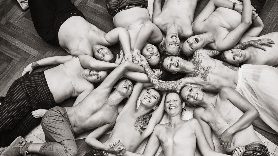 Frauen ohne Brüste Frauen ohne Brüste