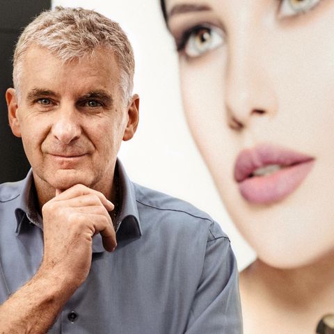 Artur Worseg, 59, ist Facharzt für Plastische Chirurgie. 1998 gründete er das Aesthetic Center Wien, aus dem 2008 das Institut für plastische Chirurgie hervorging. 2016 übernahm er die Privatklinik Währing