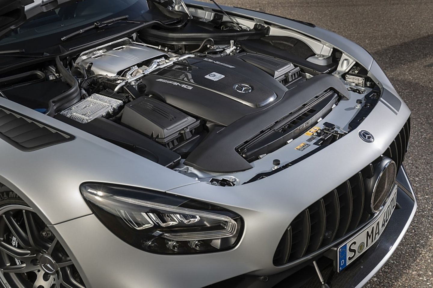 Der V8-Biturbo hat 40 kW / 585 PS