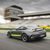 Die farbigen Verzierungen signalisieren, dass hier die Pro R Version an einem vorbeidonnert