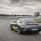 Der Mercedes AMG GT R Pro ist auf Rennstrecken-Performance getrimmt