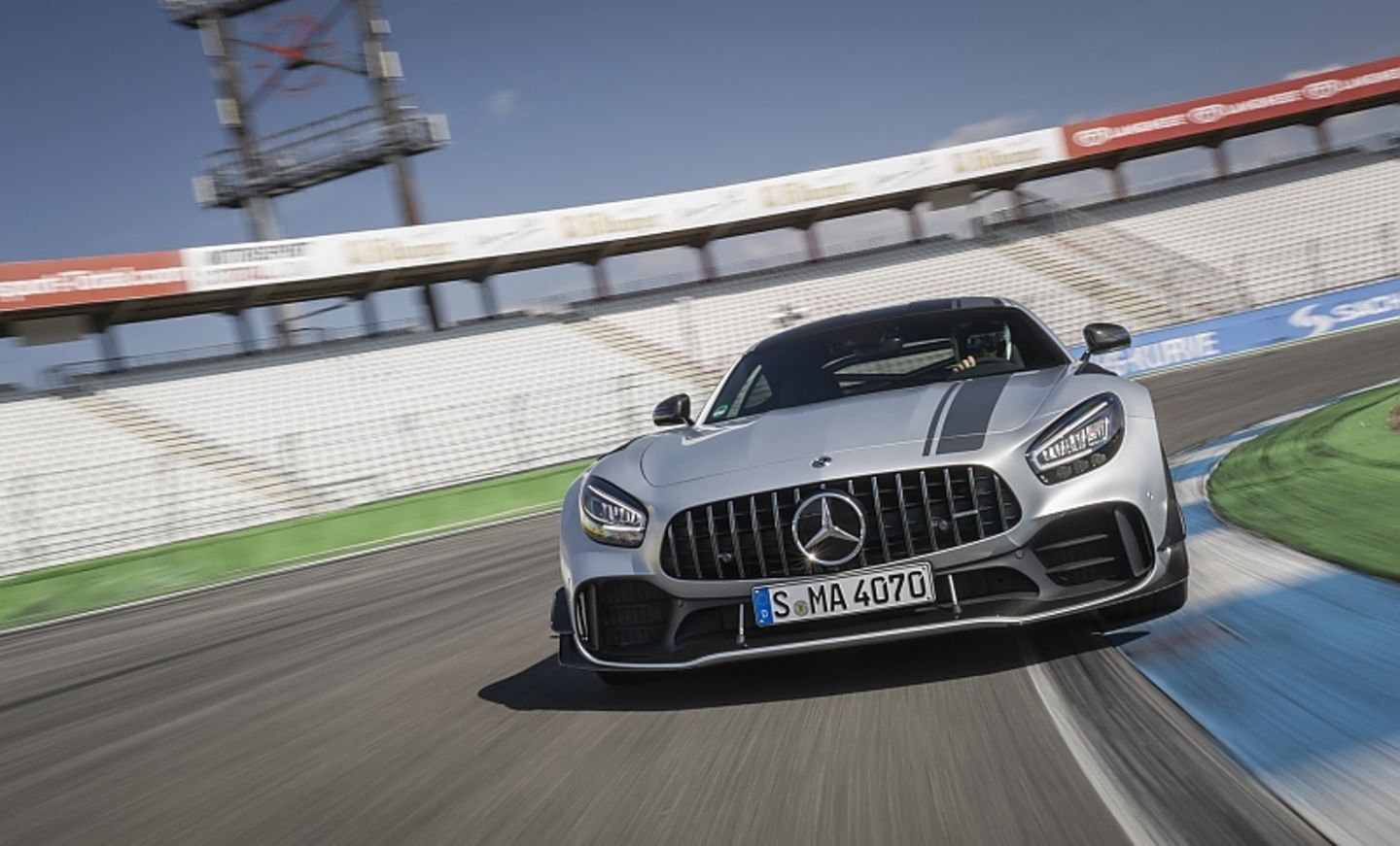 Der Mercedes AMG GT R Pro lässt sich ganz nach dem Gusto des Fahrers einstellen