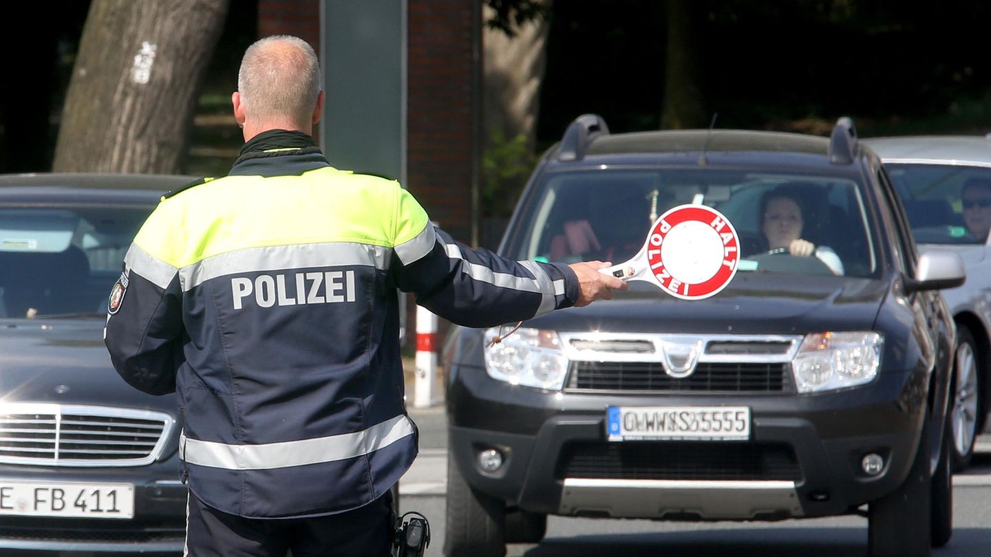 Die Polizei war nicht auf den massiven Widerstand vorbereitet (Symbolbild).