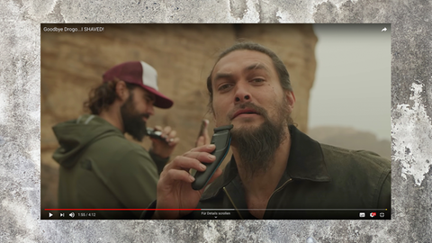 Jason Momoa rasiert sich den Bart