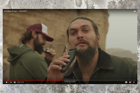Jason Momoa rasiert sich den Bart