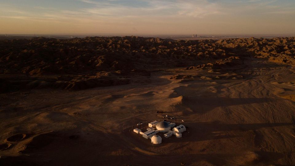 Touristen-Attraktion: Die Landschaft ist so rot wie der Mars. Die Landschaft ist so rot wie der Mars.