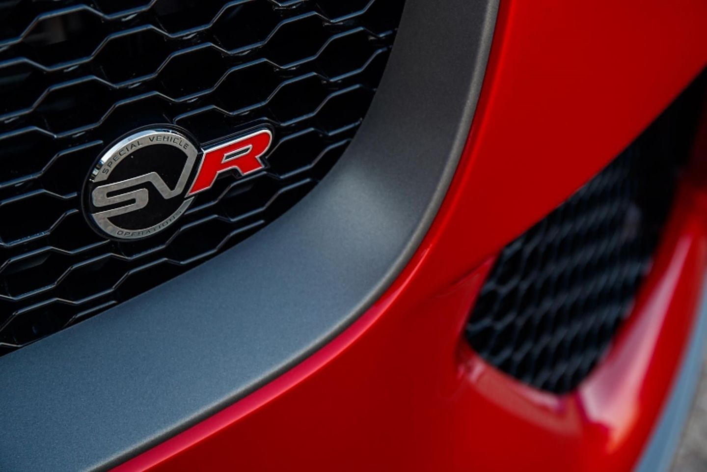 Jaguar F-Pace SVR