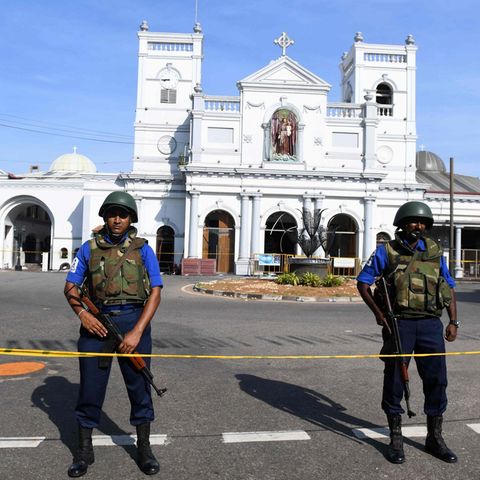 Wache vor christlicher Kirche in Sri Lanka