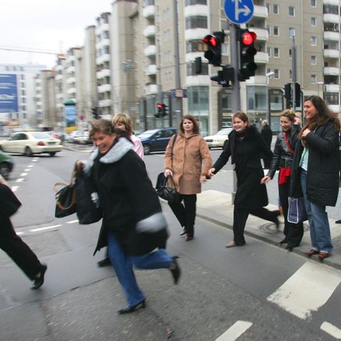 Bei Rot über die Ampel? Für unsere Autorin keine Option