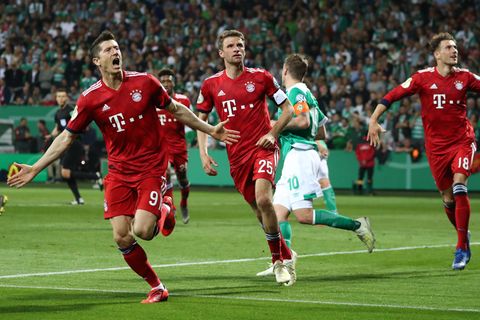 DFB-Pokal-Halbfinalspiel zwischen Bayern und Bremen
